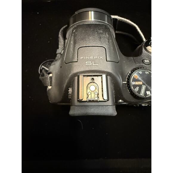 Fujifilm FinePix SL300 Digital Camera 14MP 30x Zoom w/ Accessories & SD Card - Picture 8 of 16